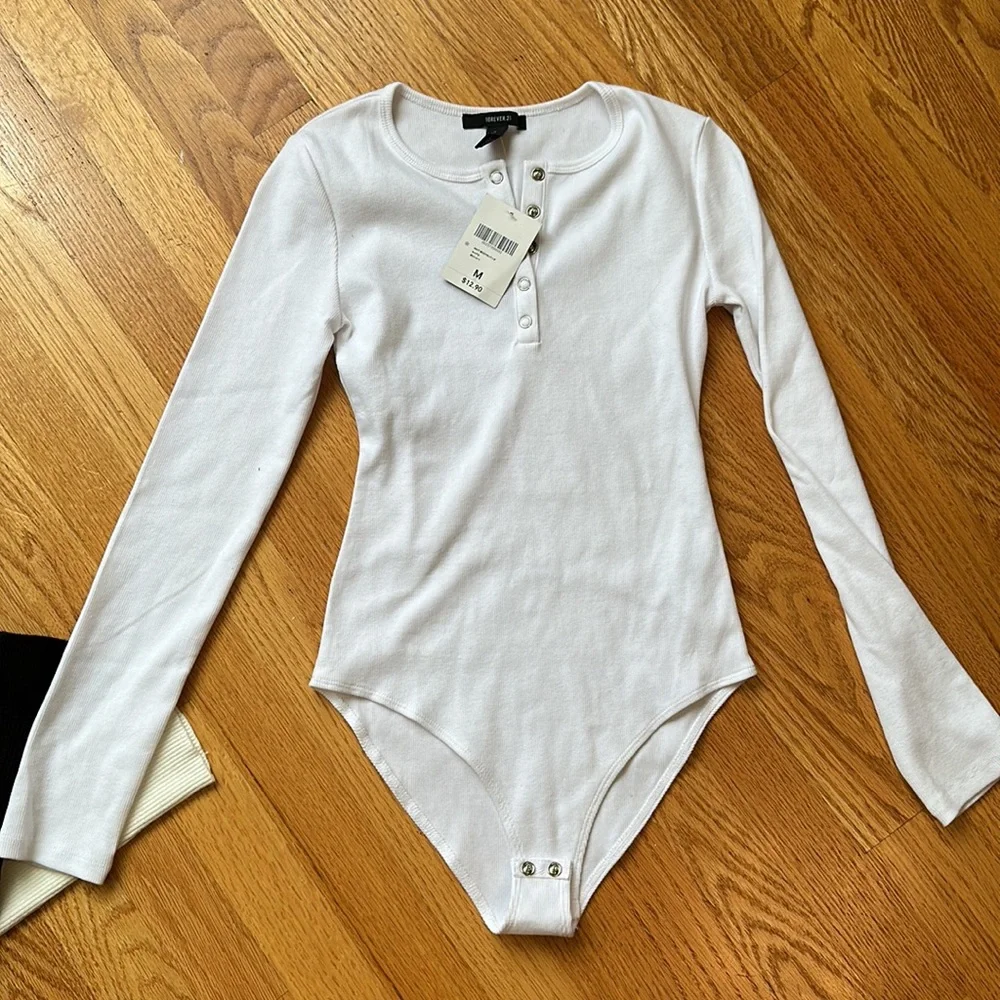 Forever 21 - Lot of 4 Knit Tops & Bodysuit NWT Size Medium - Picture 6 of 6